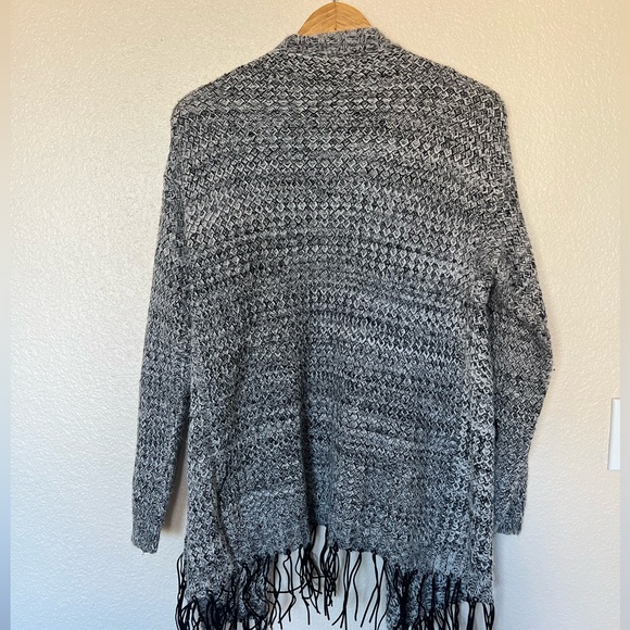 Ontwelfth | Fringe Knit Cardigan - Picture 7 of 9